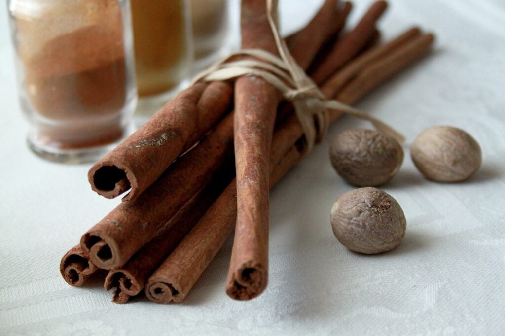 spices, cinnamon, nutmeg